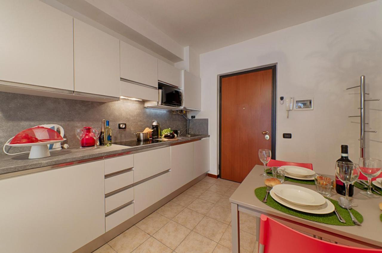 Modern Lakefront 2-Bedroom Apartment Acquaseria Eksteriør bilde